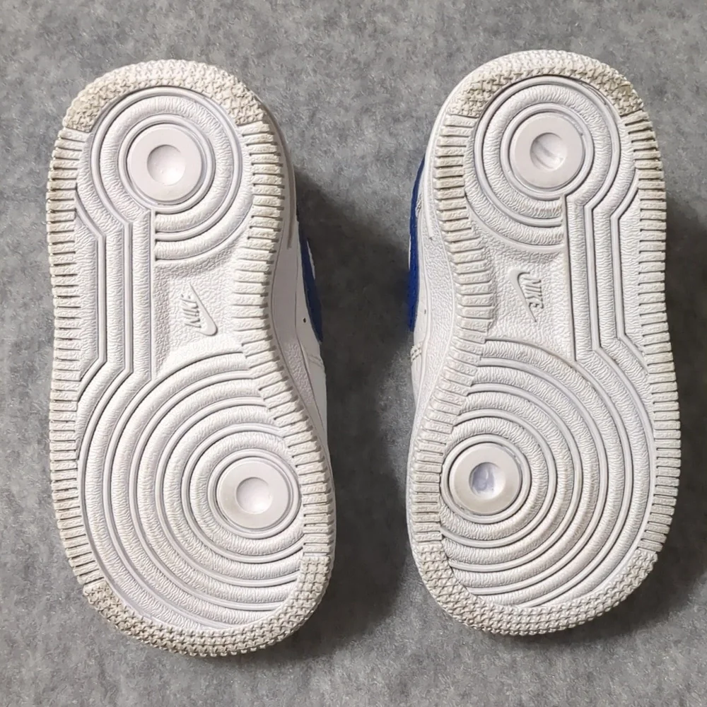 Nike Air Force 1 Toddler White Blue Low Sneakers Size 5c - Picture 6 of 8